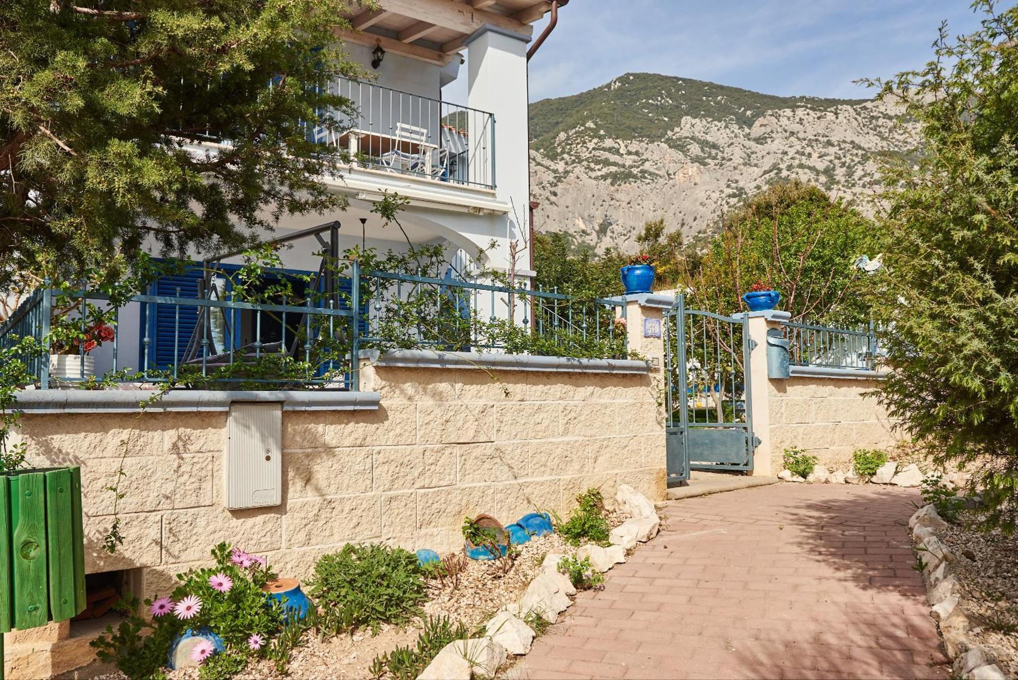Casa Azzurra Lejlighed Cala Gonone Eksteriør billede